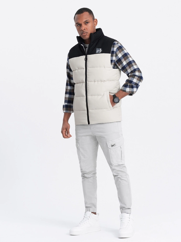 Męski pikowany bezrękawnik w kontrastowych kolorach - kremowy V1 OM-JAVJ-0161