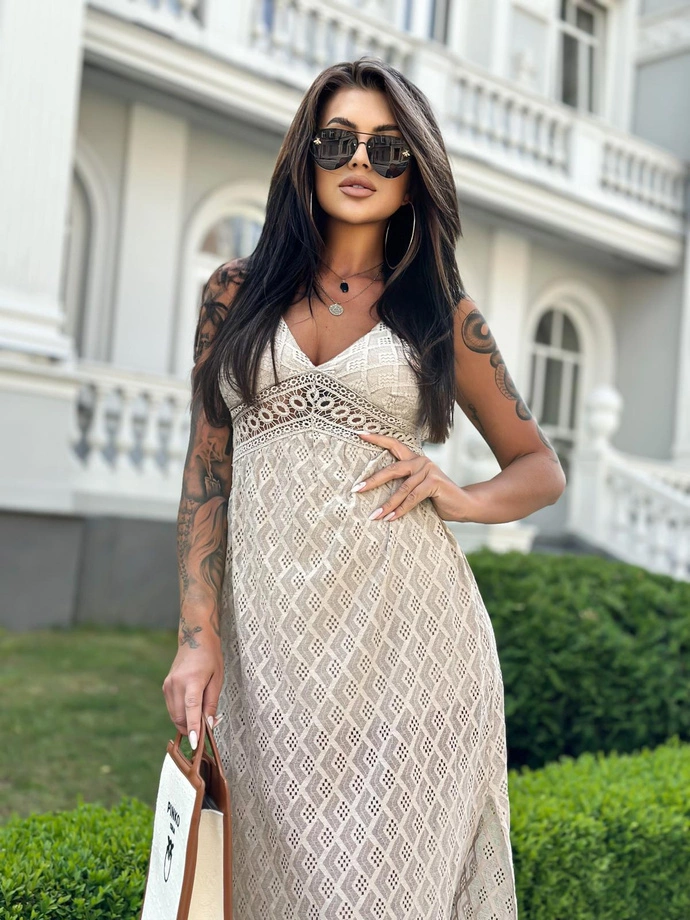 Sukienka na ramiączkach richelieu i koronki maxi - DLR109 beżowa