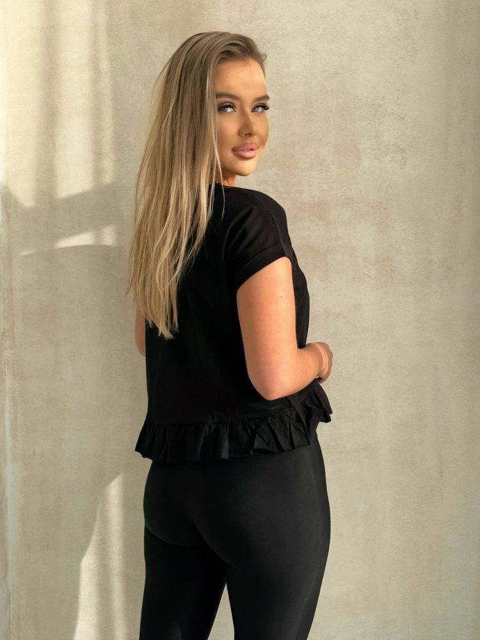 T-shirt z falbanką SLR096- czarny