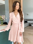 Elegancka sukienka damska mini z dekoltem w serek i długim rękawem BIANCA DLR170 - pudrowy róż