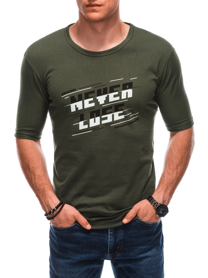 T-shirt męski z nadrukiem 1866S - khaki